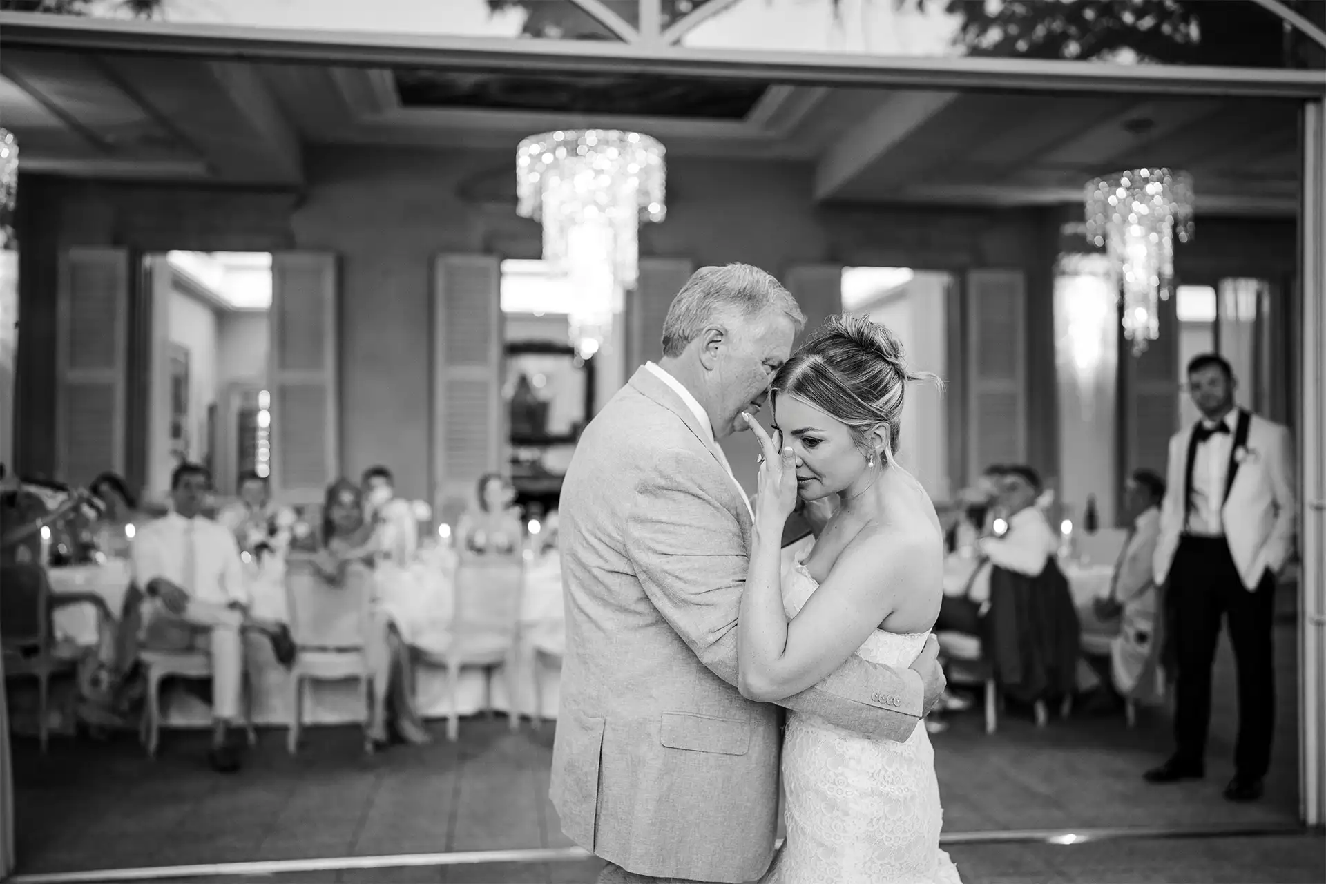 Bride dancing with her father during the Villa Giulia wedding party